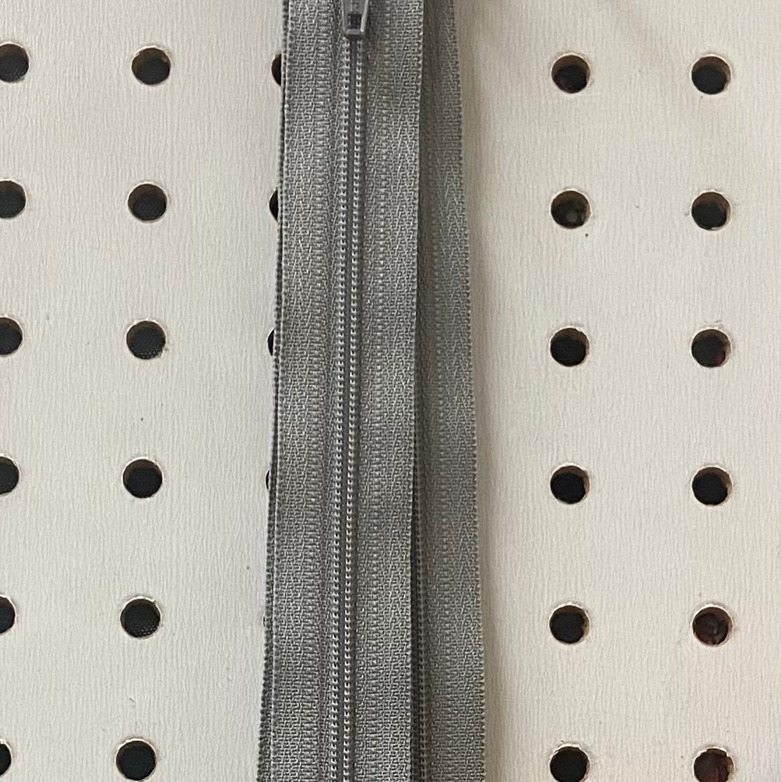 14in Zipper - Gray